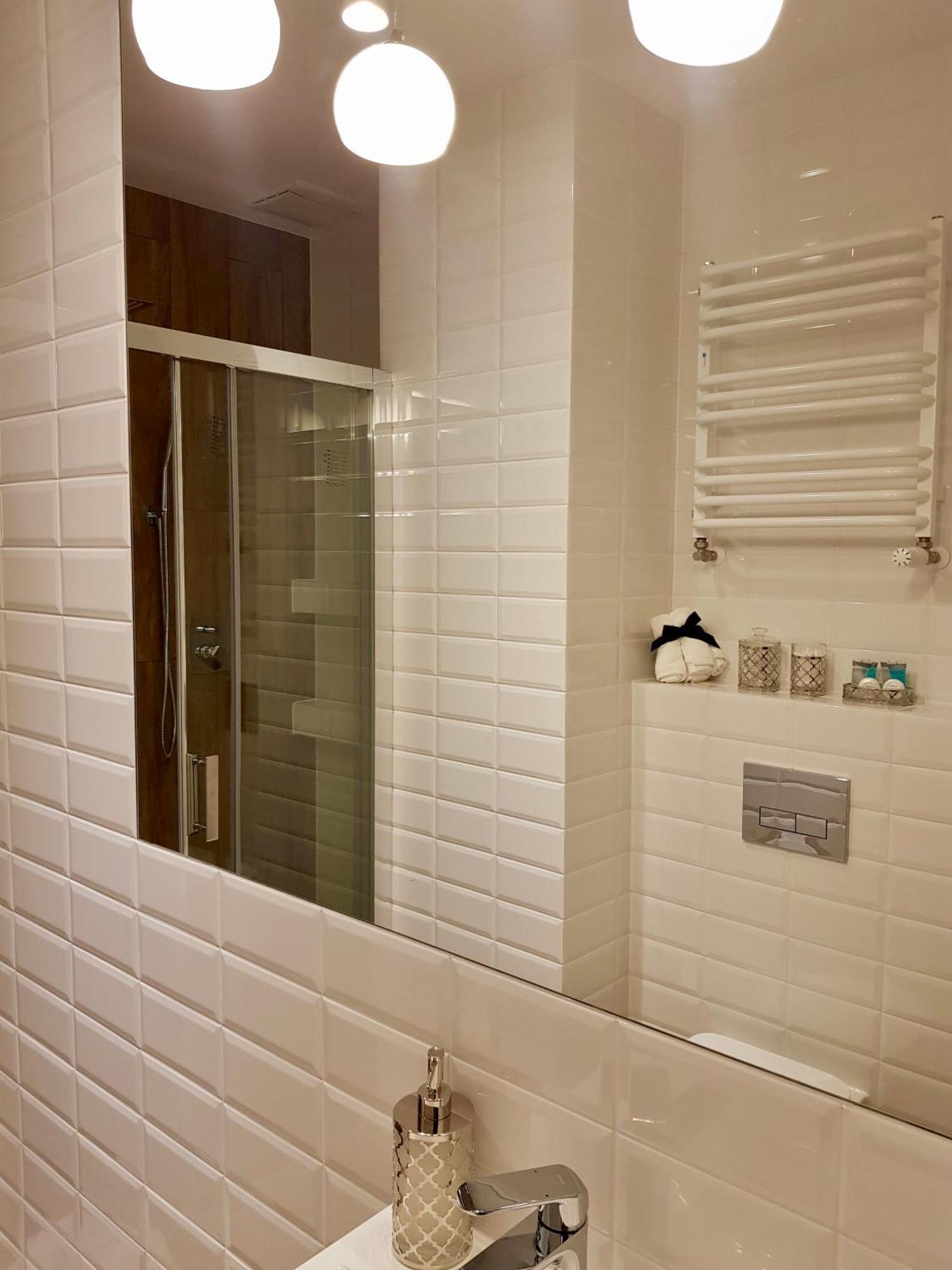 Apartment Kielce- Komfort Przy Baseny Tropikalne, Kadzielnia, Parking, Faktura, Centrum Kielce