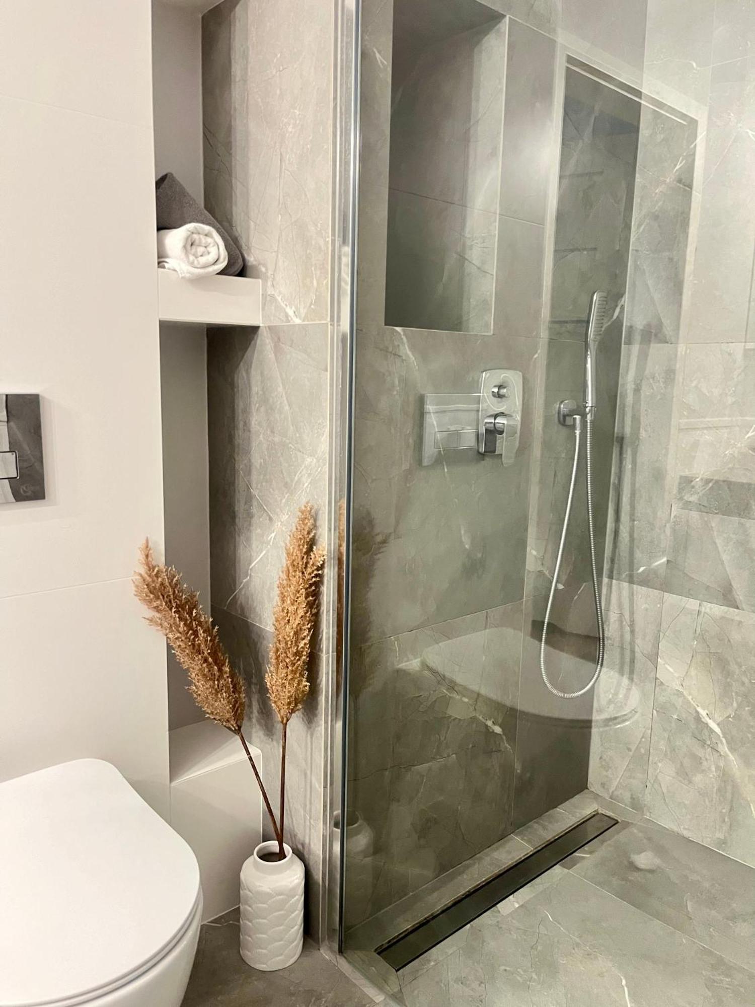 Apartment Kielce- Komfort Przy Baseny Tropikalne, Kadzielnia, Parking, Faktura, Centrum